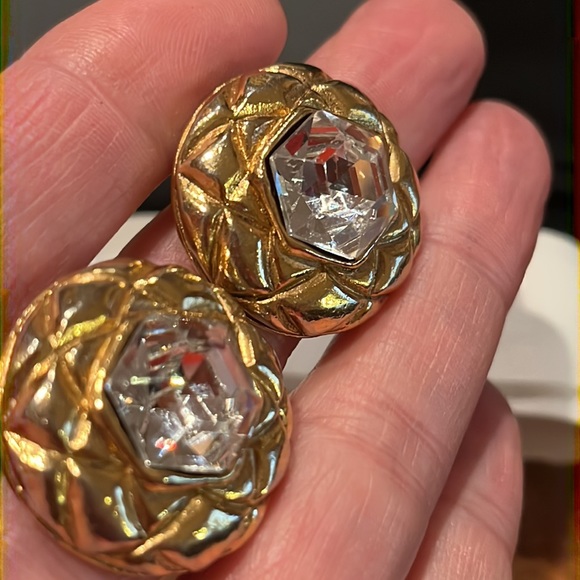 Stunning authentic vintage Chanel faceted crystal & gold clip on earrings & box - Picture 10 of 17